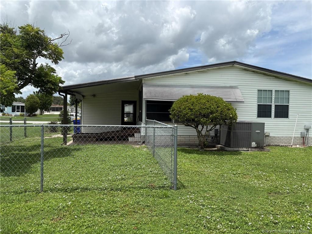 2458 SW Marquis Terrace, Stuart, FL 34997 Photo