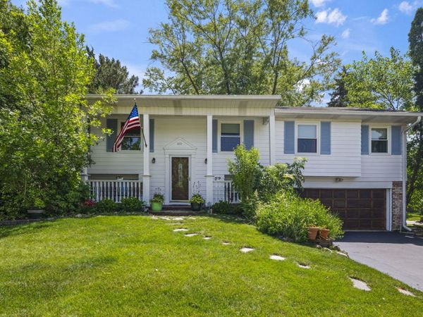 881 Woodhollow Lane , Buffalo Grove, IL 60089