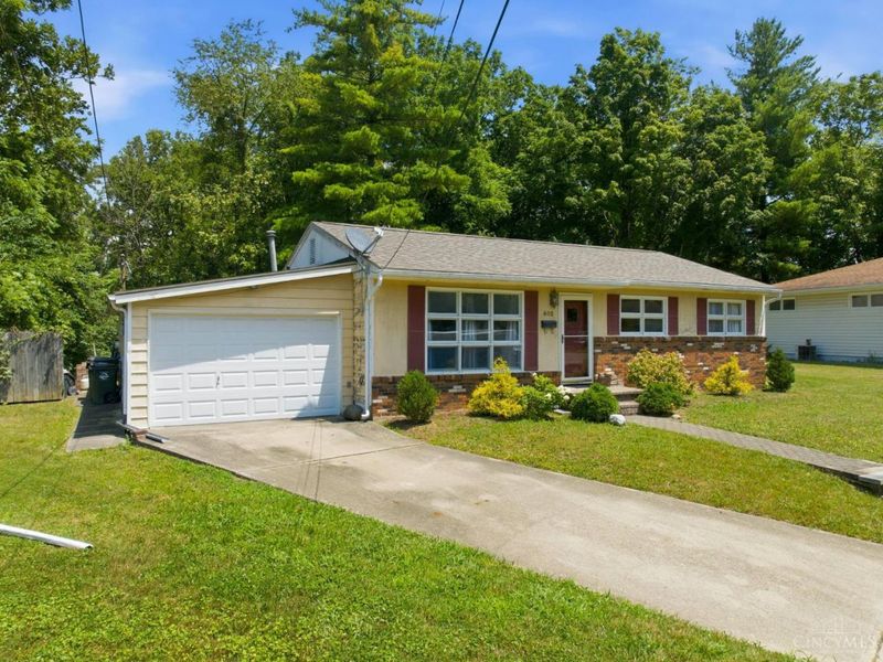 402 Crescent Court, Lebanon, OH 45036 Photo 2