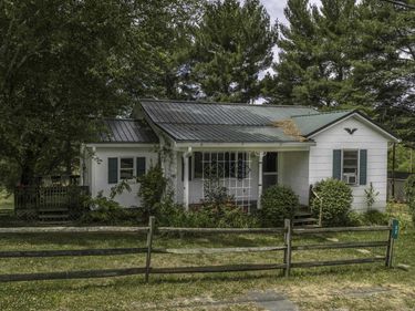 22 CONIFER LN, LEXINGTON, VA 24450