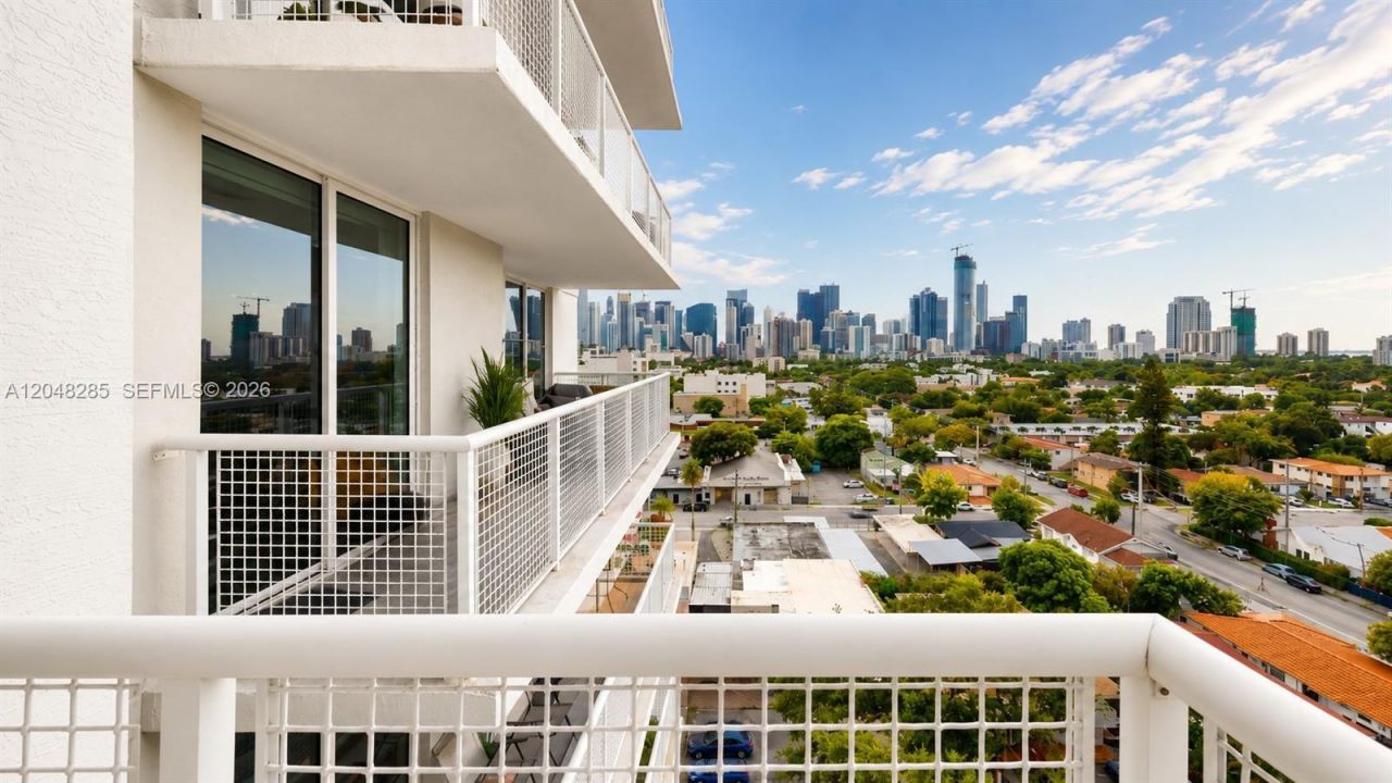 900 SW 8th St , Unit 1110, Miami, FL 33130 Photo
