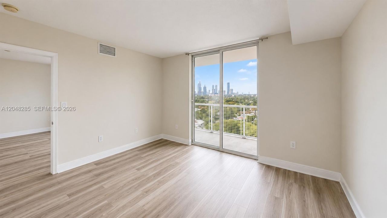 900 SW 8th St , Unit 1110, Miami, FL 33130 Photo