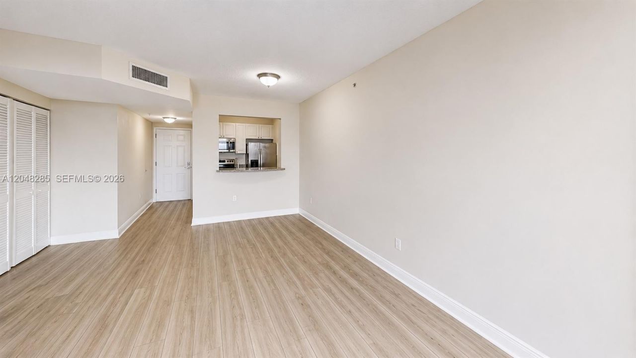 900 SW 8th St , Unit 1110, Miami, FL 33130 Photo