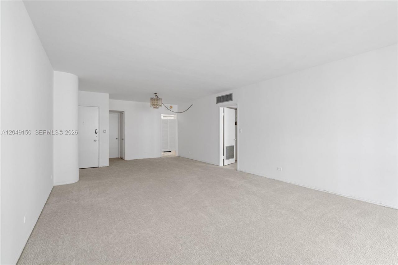 5005 Collins Ave , Unit 509, Miami Beach, FL 33140 Photo