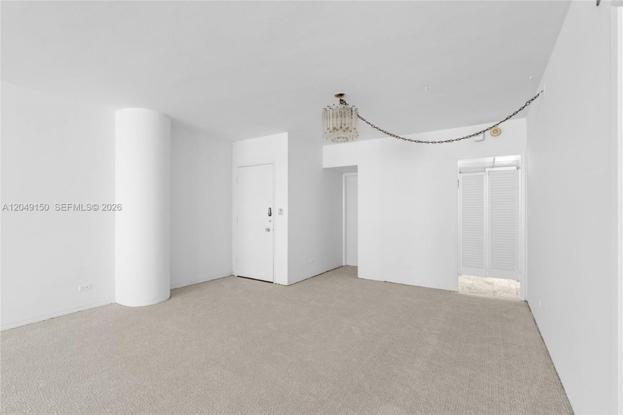 5005 Collins Ave , Unit 509, Miami Beach, FL 33140 Photo