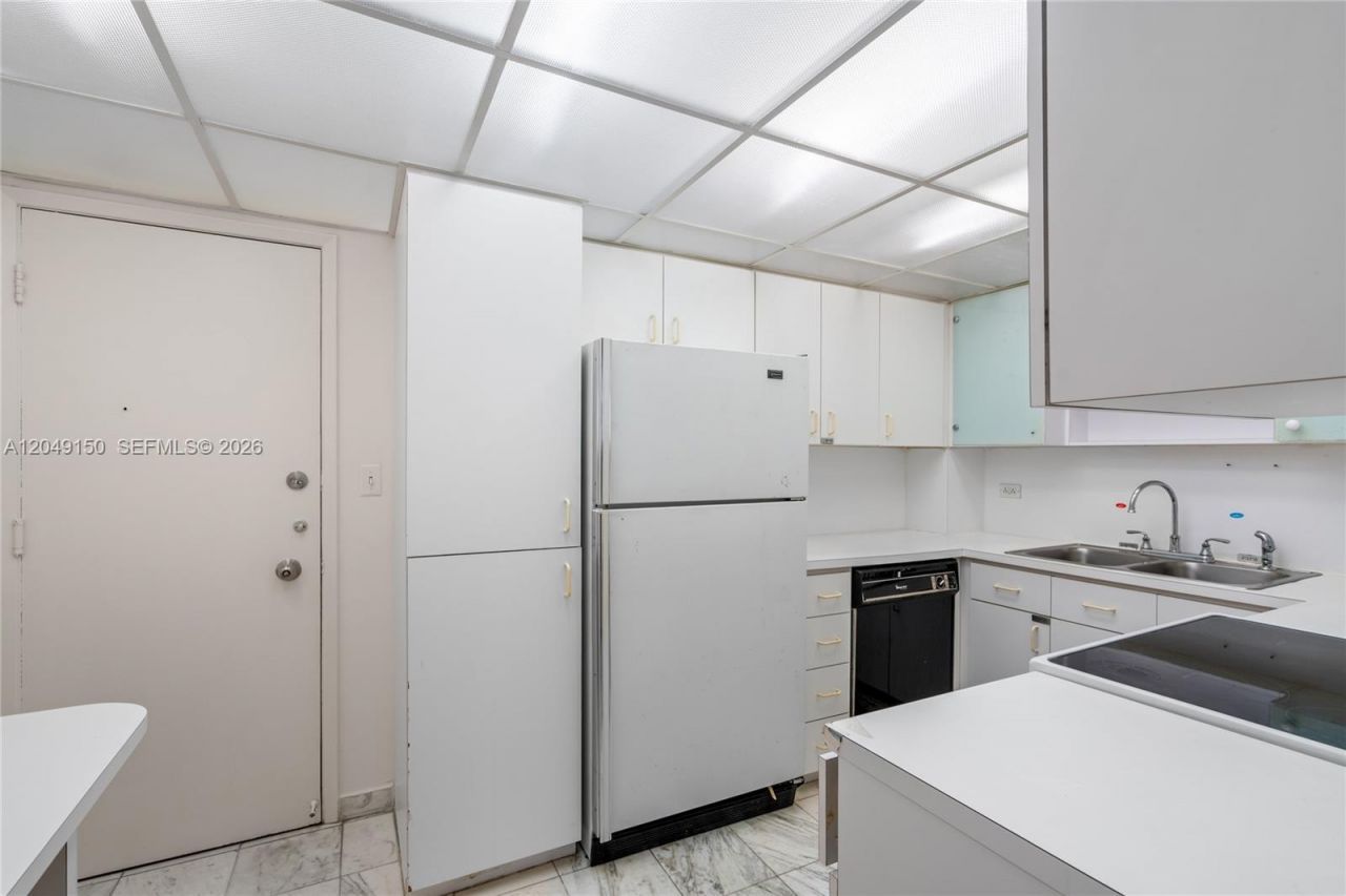 5005 Collins Ave , Unit 509, Miami Beach, FL 33140 Photo