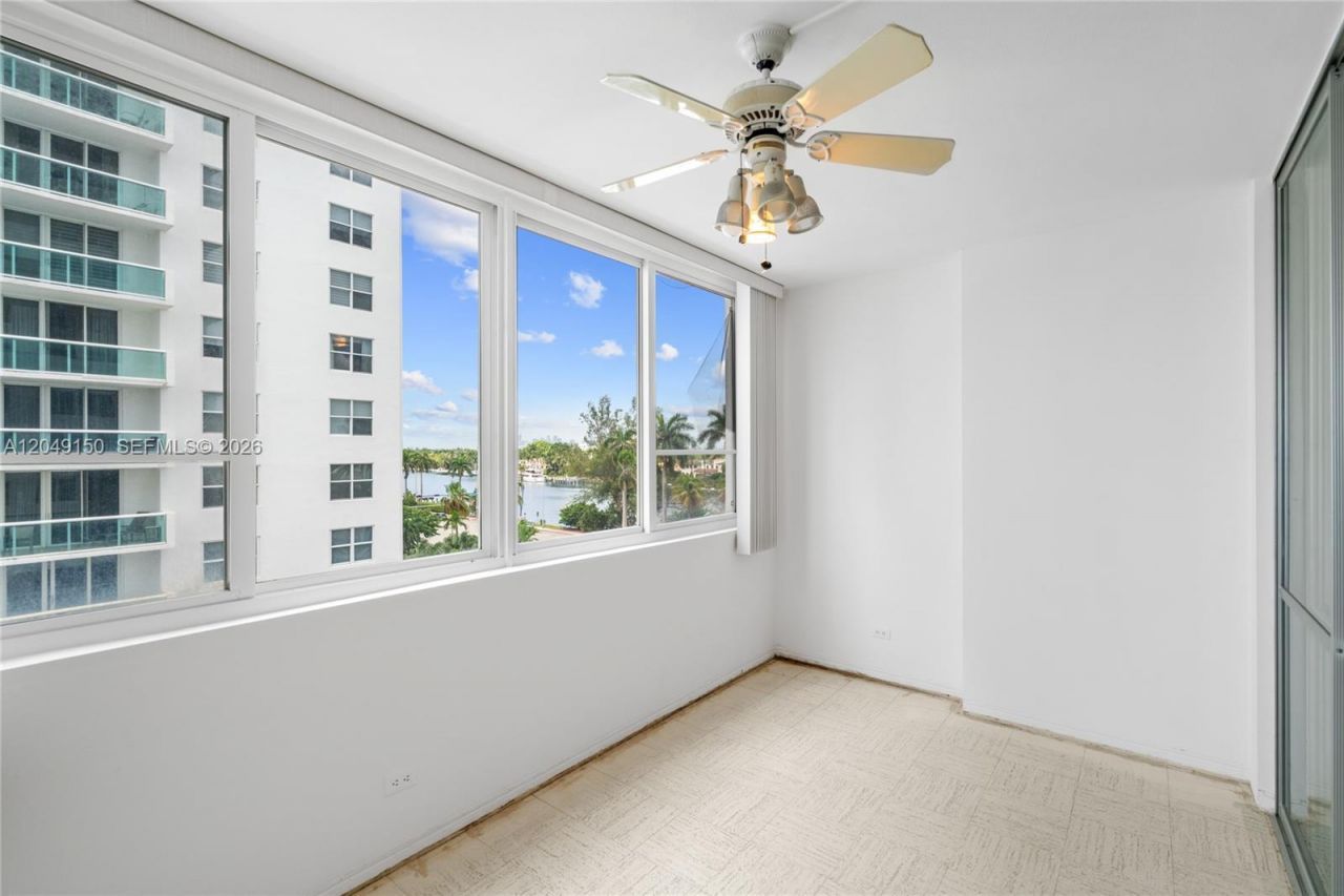 5005 Collins Ave , Unit 509, Miami Beach, FL 33140 Photo