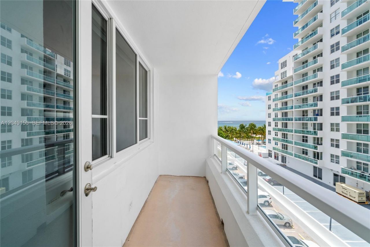 5005 Collins Ave , Unit 509, Miami Beach, FL 33140 Photo