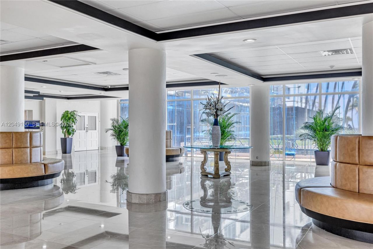 5005 Collins Ave , Unit 509, Miami Beach, FL 33140 Photo