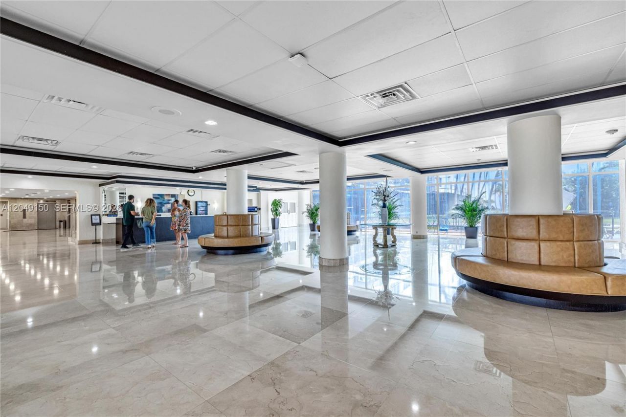 5005 Collins Ave , Unit 509, Miami Beach, FL 33140 Photo