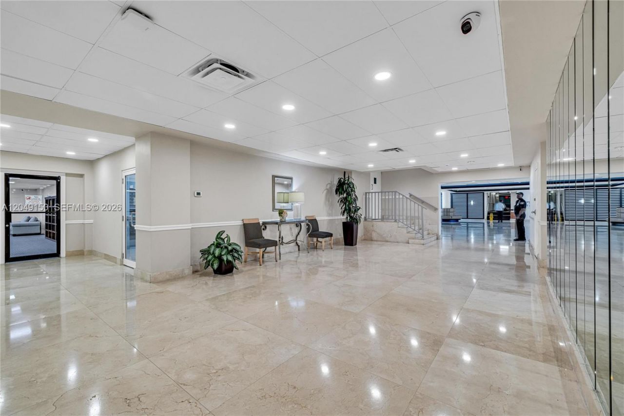 5005 Collins Ave , Unit 509, Miami Beach, FL 33140 Photo
