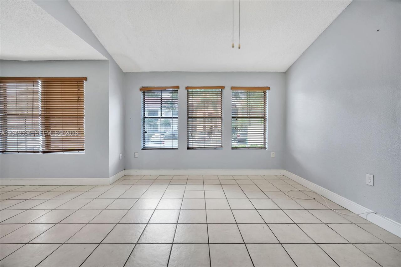 15560 SW 104th Ter , Unit 611, Miami, FL 33196 Photo