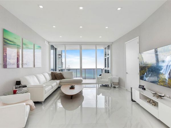 18201 Collins Ave, Unit 3504, Sunny Isles Beach, FL 33160