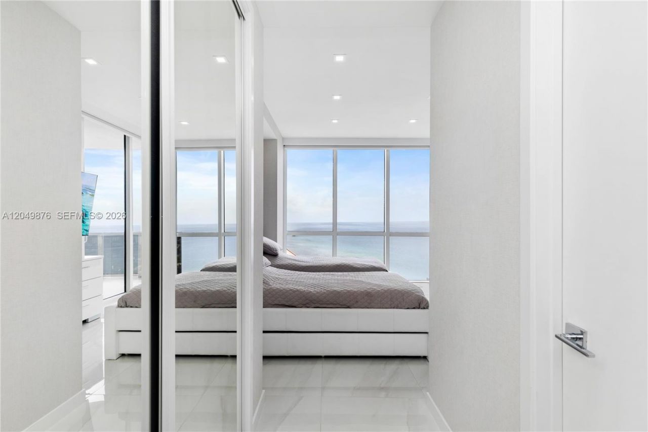 18201 Collins Ave, Unit 3504, Sunny Isles Beach, FL 33160 Photo