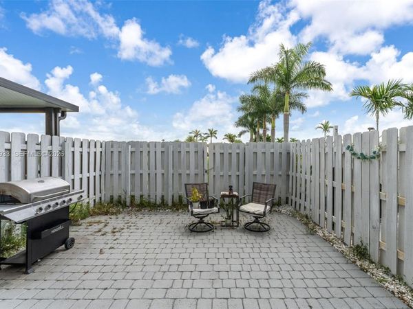 1461 SE 26th Rd , Homestead, FL 33035