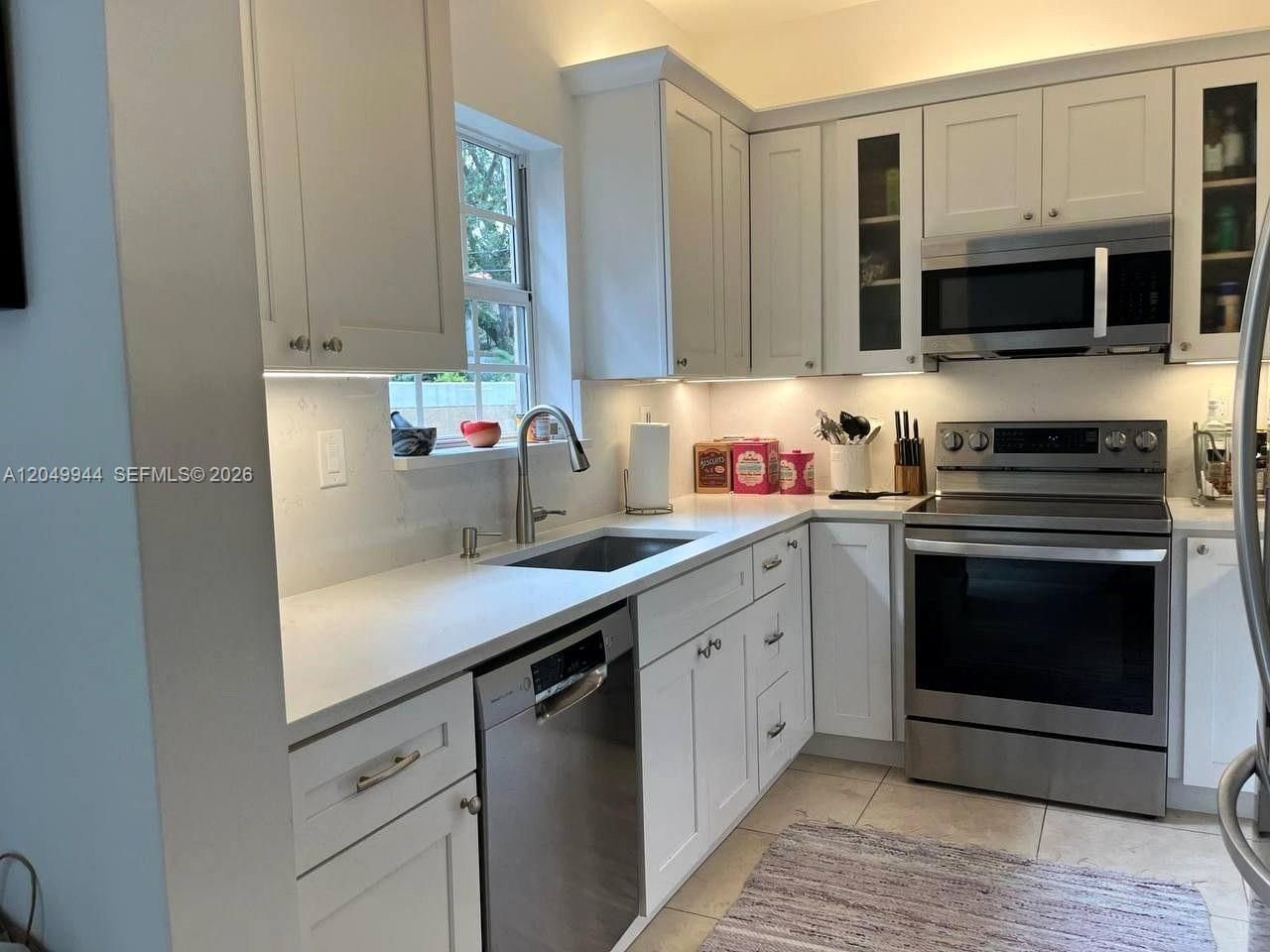 3135 Gifford Ln , Unit F, Miami, FL 33133 Photo
