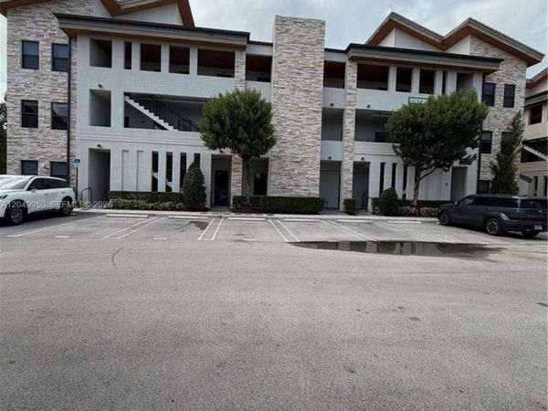 8195 NW 104th Ave , Unit 22, Doral, FL 33178
