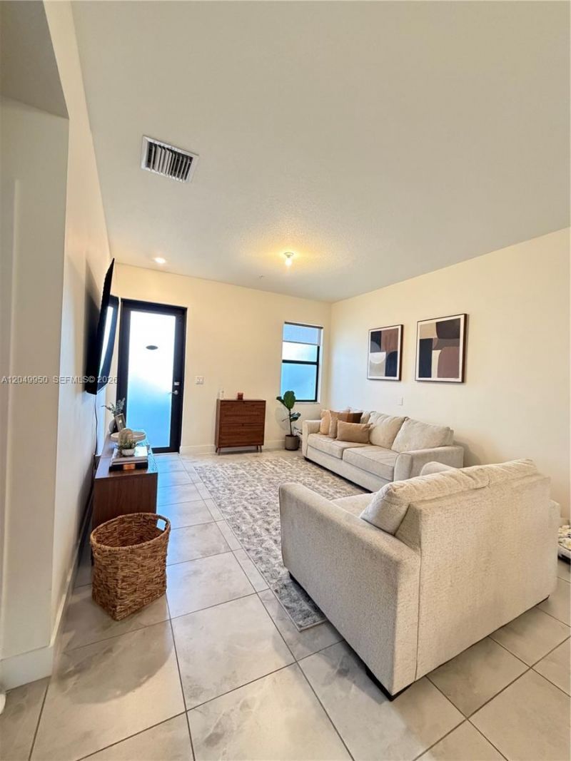 8195 NW 104th Ave , Unit 22, Doral, FL 33178 Photo