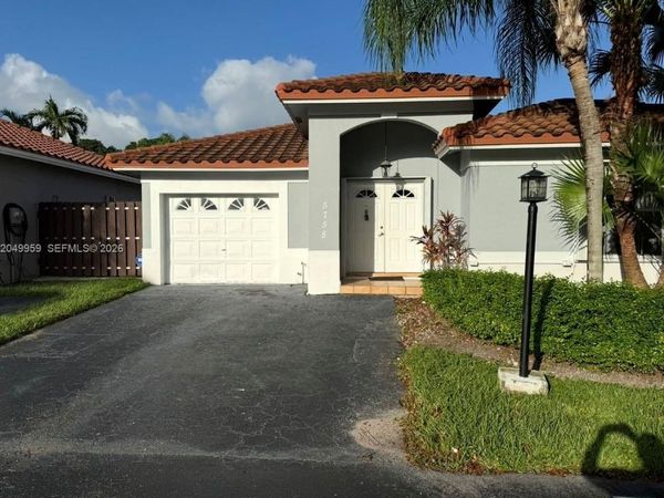 5758 NW 97th Pl , Doral, FL 33178