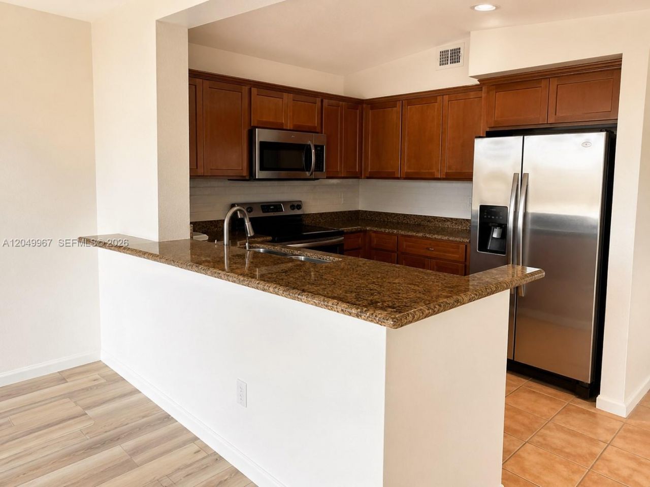 888 S Douglas Rd , Unit 810, Coral Gables, FL 33134 Photo