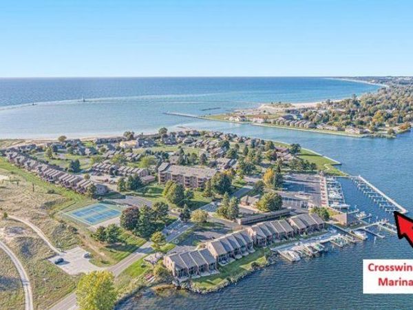 98 Harbor Drive, Unit 12, Ludington, MI 49431