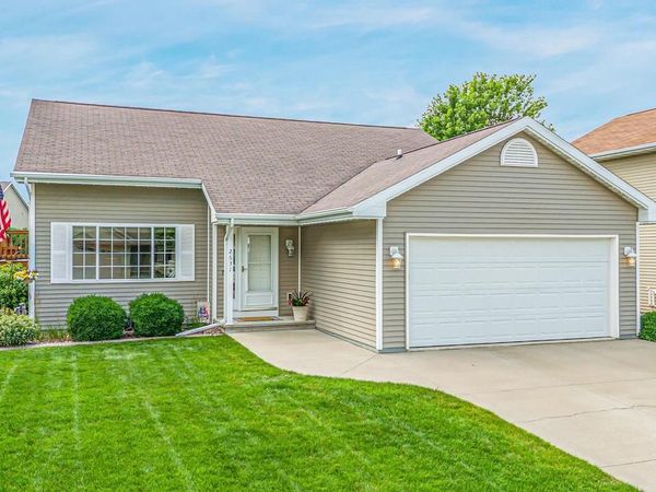 2631 GRASSY LANE, Neenah, WI 54956