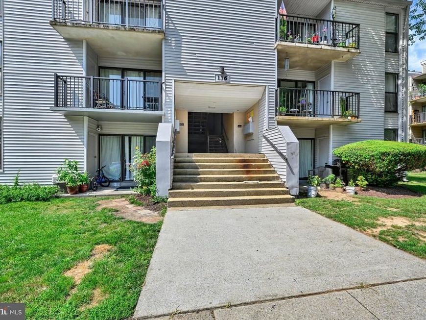 136 Duvall Lane, Unit 102, Gaithersburg, MD 20877 Main Photo