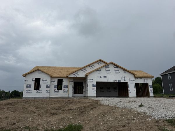N101W17078 Tanglewood Dr, Germantown, WI 53022