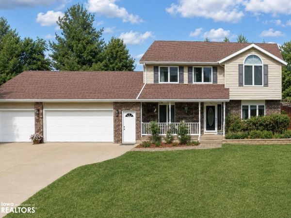 1507 Dogwood Drive, Fairfield, IA 52556