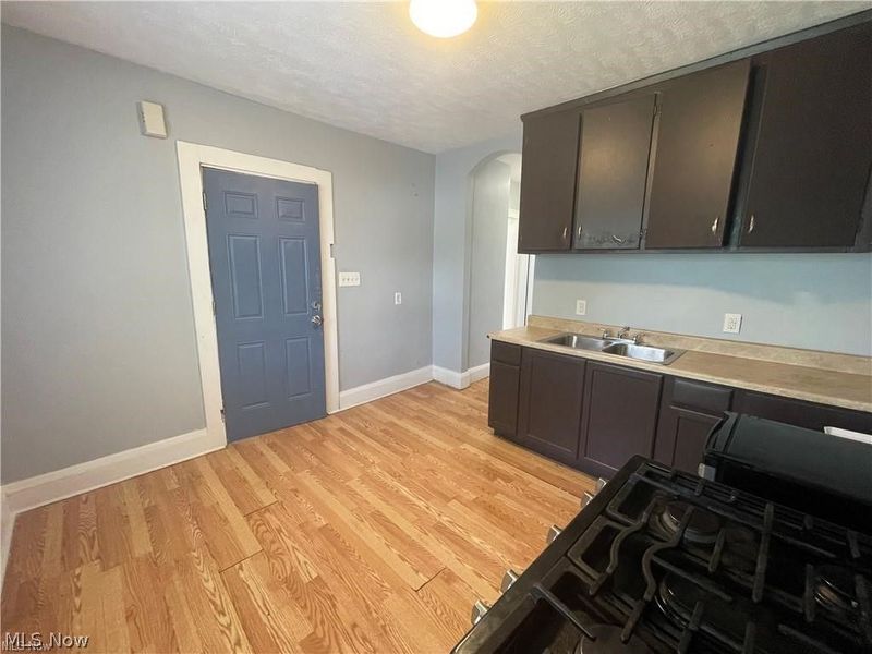 11903 Avon Avenue, Cleveland, OH 44105 Photo 23