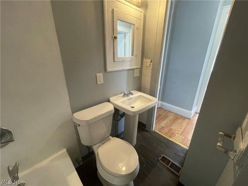 11903 Avon Avenue, Cleveland, OH 44105 Photo 29