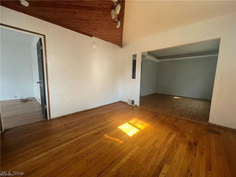 11903 Avon Avenue, Cleveland, OH 44105 Photo 9