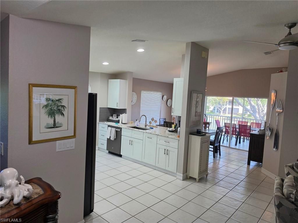 200 Diamond Cir , Unit 202, Naples, FL 34110 Photo