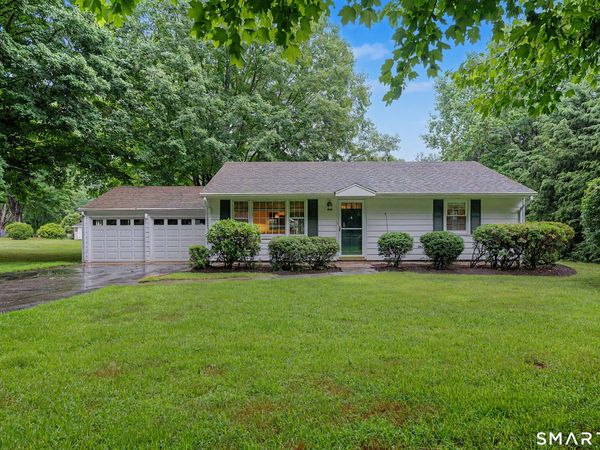 80 Dennison, Essex, CT 06426