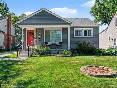 1022 Whitcomb Avenue, Royal Oak, MI 48073