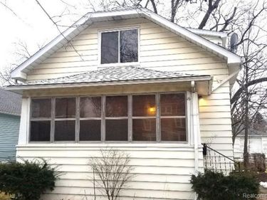 16 1/2 MOROSS Street, Mt. Clemens, MI 48043