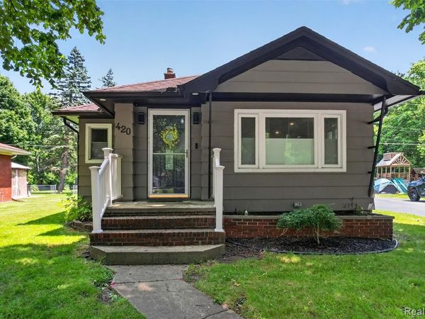 420 N Main Street, Almont Vlg, MI 48003
