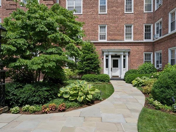 7 Midland Gardens , Unit 1M, Bronxville, NY 10708