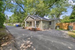 1744 John St.  photo 4