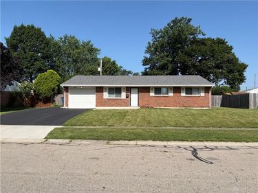 7280 Cedar Knolls Drive, Huber Heights, OH 45424