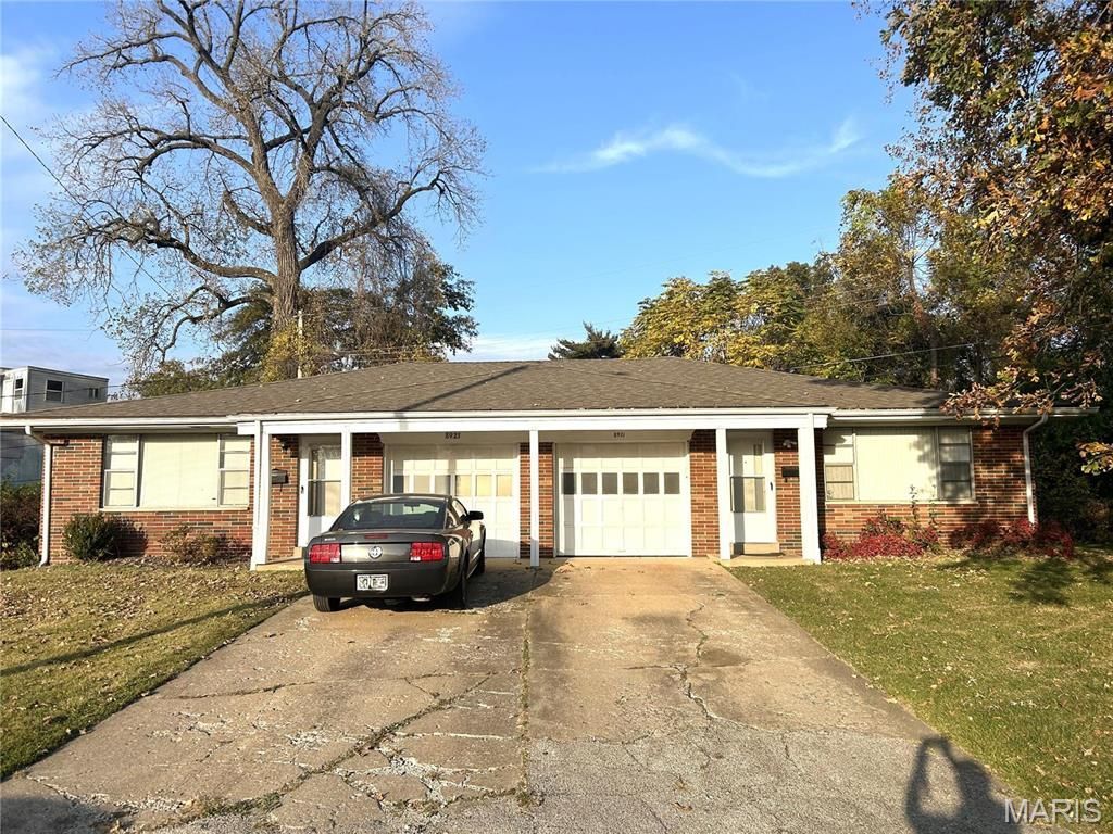 8921 Tanglewood Circle, Belleville, IL 62223 Main Photo