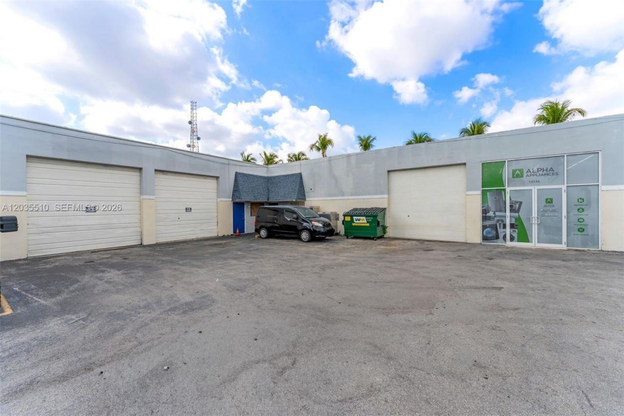 12134 SW 114 Place, Miami, FL 33176 Photo