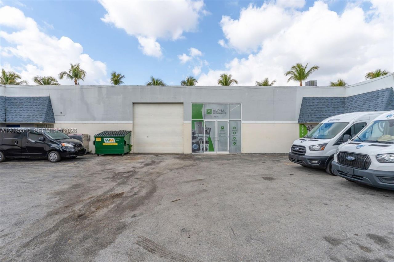 12134 SW 114 Place, Miami, FL 33176 Photo