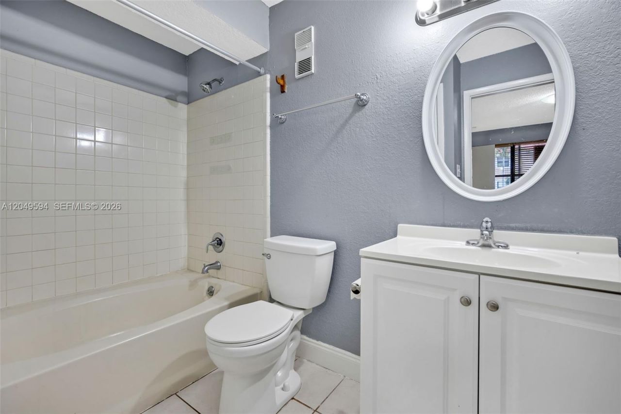 15560 SW 104th Ter, Unit 611, Miami, FL 33196 Photo