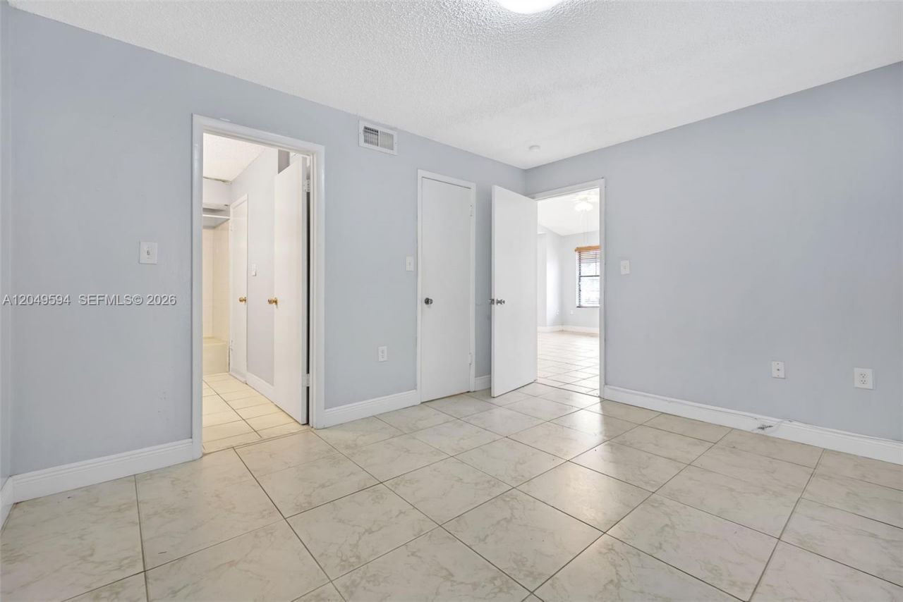15560 SW 104th Ter, Unit 611, Miami, FL 33196 Photo