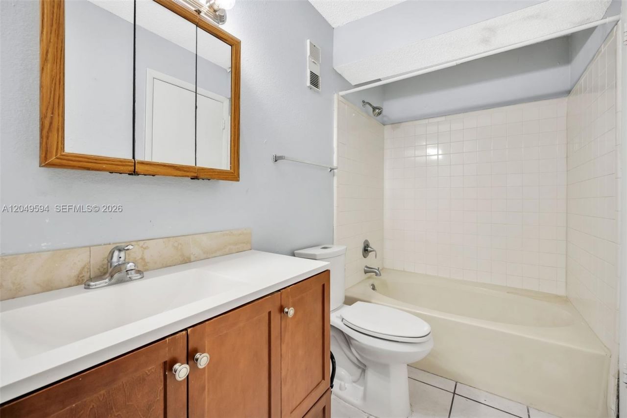 15560 SW 104th Ter, Unit 611, Miami, FL 33196 Photo