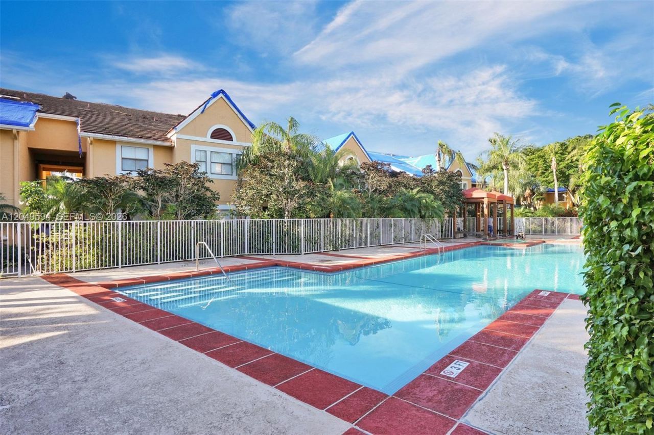 15560 SW 104th Ter , Unit 611, Miami, FL 33196 Photo