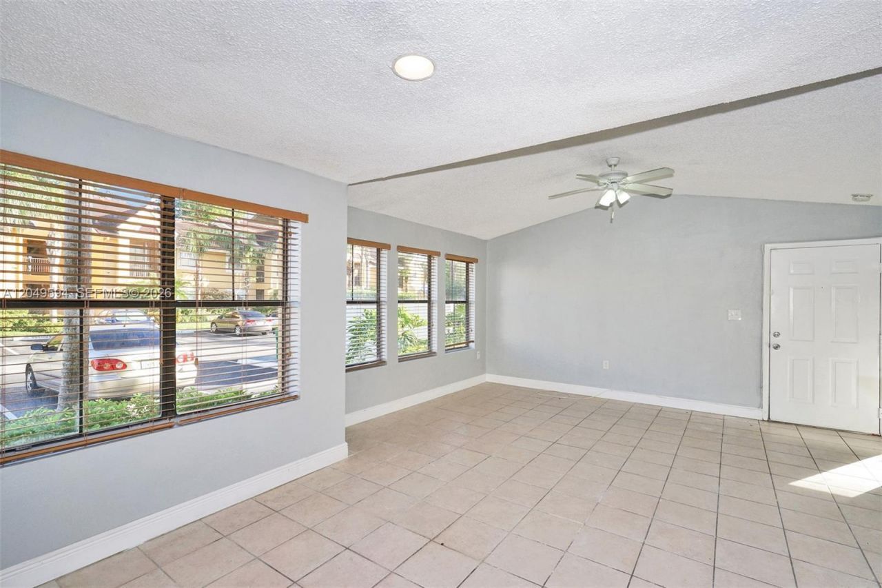 15560 SW 104th Ter , Unit 611, Miami, FL 33196 Photo