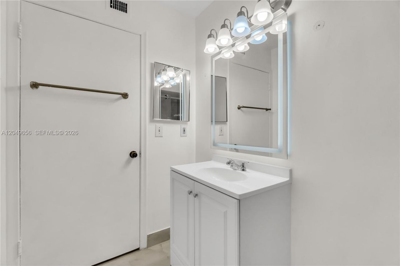 8660 SW 149th Ave , Unit 205, Miami, FL 33193 Photo