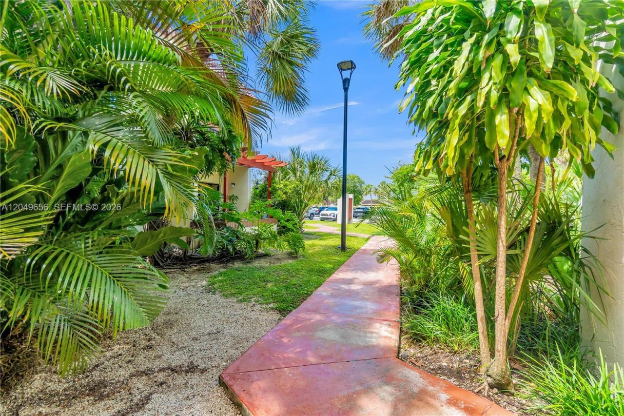 8660 SW 149th Ave , Unit 205, Miami, FL 33193 Photo